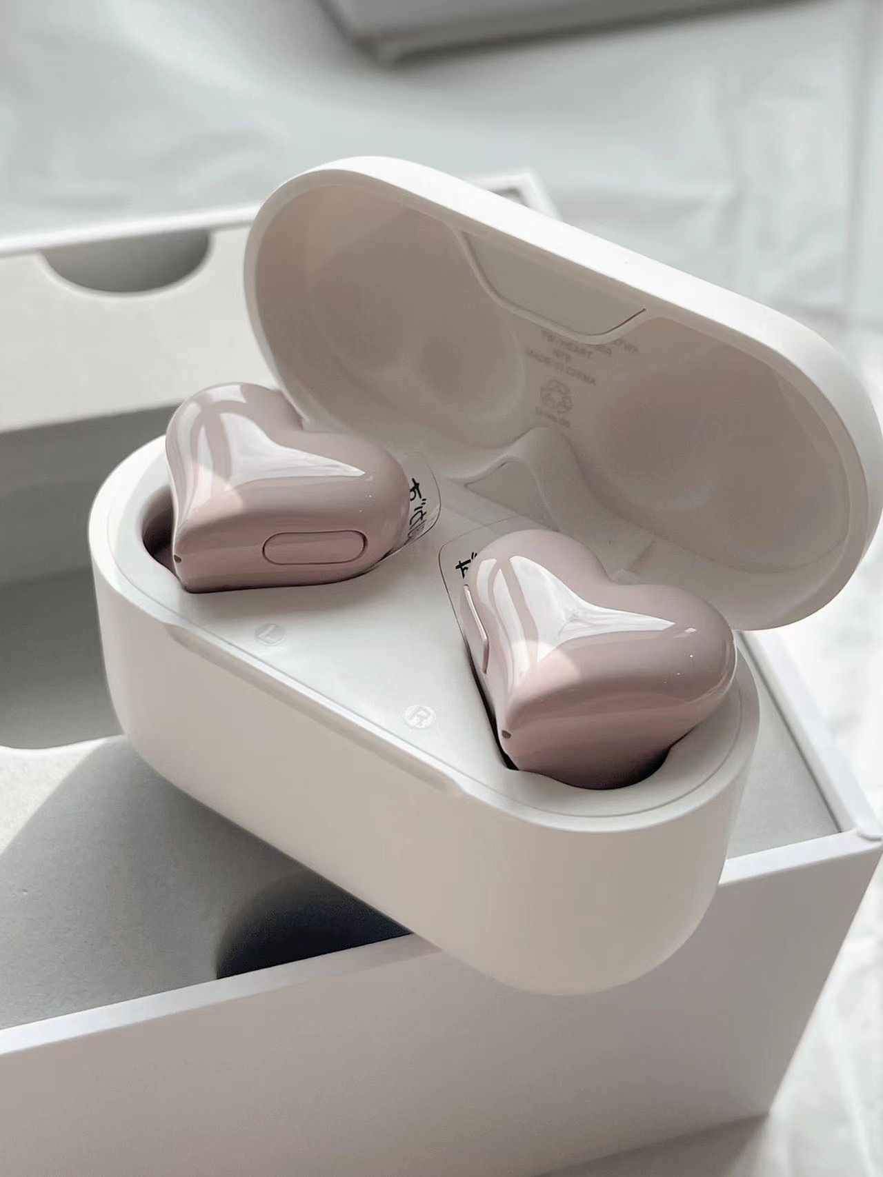 2023 New HeartBuds Bluetooth Heart Shaped Headphones Earbuds