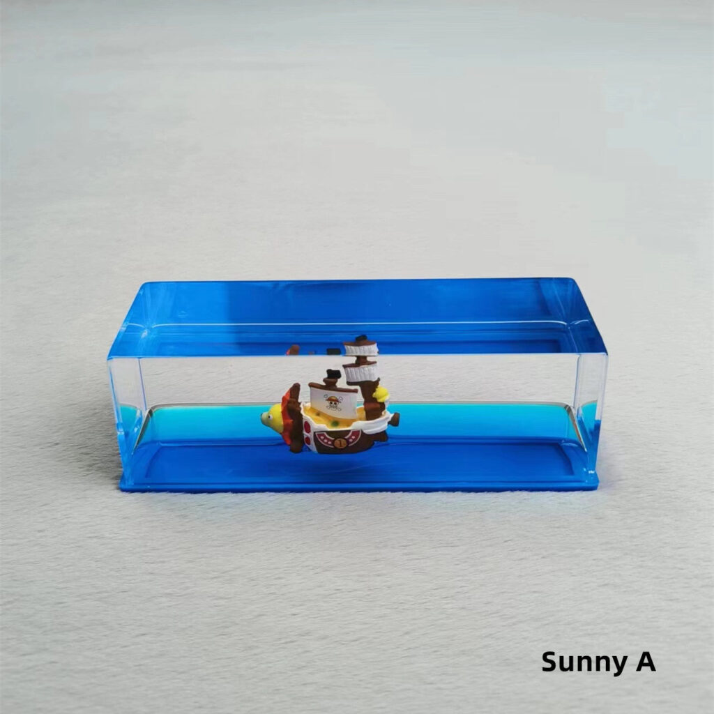 ONE PIECE Thousand Sunny fluid drift bottle desktop decoration