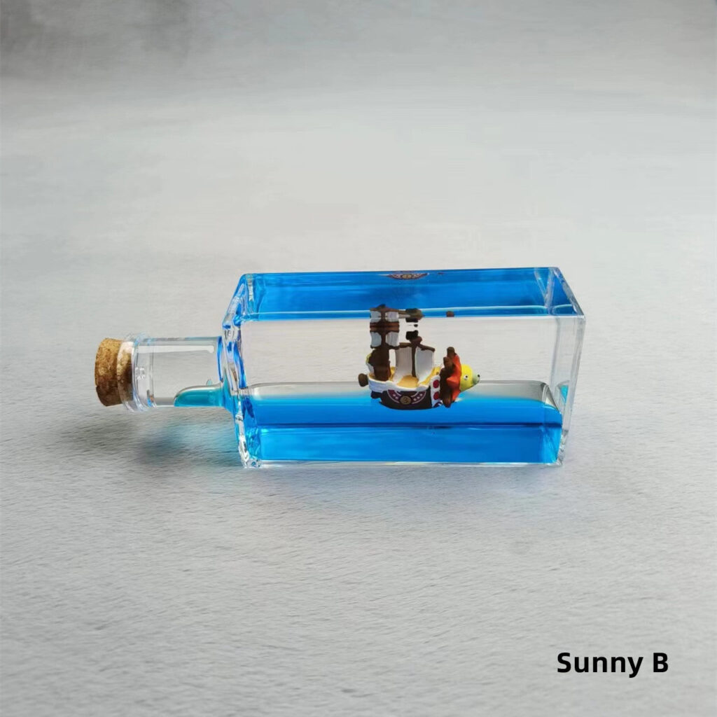 ONE PIECE Thousand Sunny fluid drift bottle desktop decoration